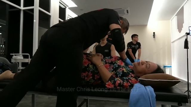 Sciatica 坐骨神经痛 Before and After the Consult Clm Tit Tar result by Master Chris Leong смотреть онлайн