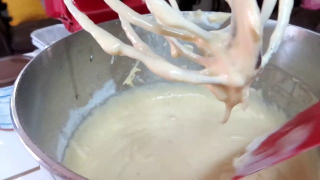 cooking banana bread for my family! смотреть онлайн