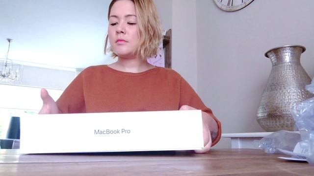 VLOG #1- MACBOOK PRO 2017 UITPAKKEN смотреть онлайн