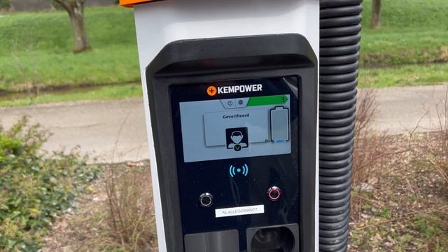Preheating NIO ET7 for fast charging at Allego "De Meern" Kempower test site (NL) смотреть онлайн