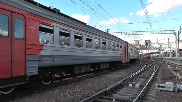 Электропоезд ЭД2Т-0001/0023 станция Москва-Пассажирская-Смоленская смотреть онлайн