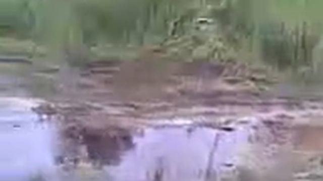 Джип Командер-Ель под колеса.3gp смотреть онлайн