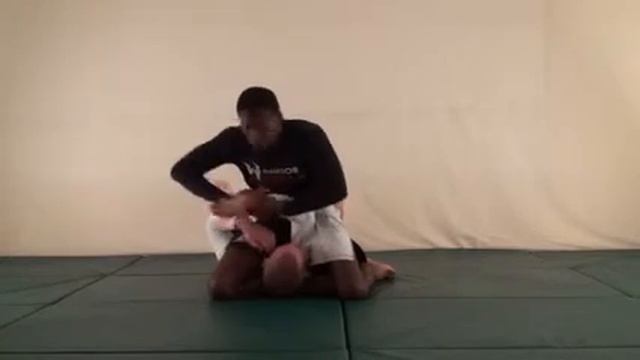Triangle Choke Combinations. Приемы MMA обучение DIN THOMAS. Борьба в партере, болевые приемы. смотреть онлайн