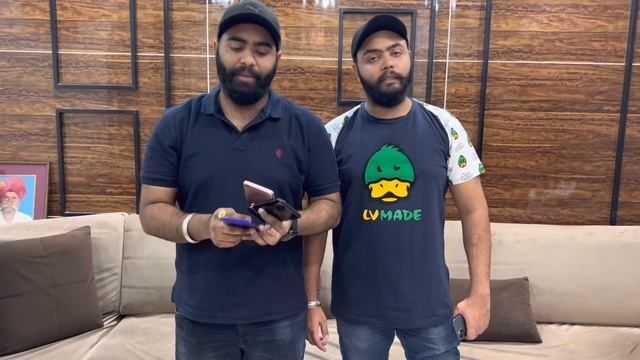 India me sabse saste android phones or upar ik free gift 🎁| Baweja Brothers #viralvideo #secondhand смотреть онлайн