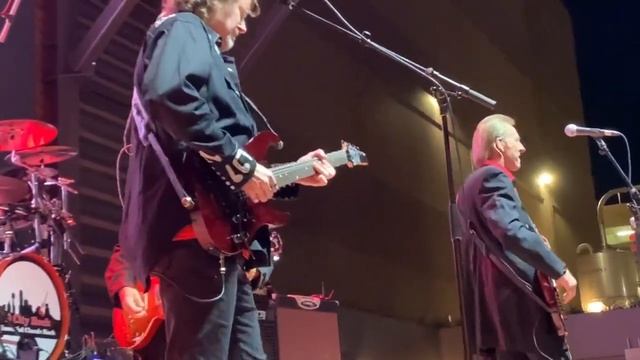 Mary Jane's Last Dance - Tom Petty : Tim Lovick with D City Rock смотреть онлайн