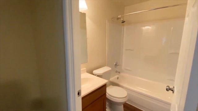 C 2 Bedroom/2 Bathroom - 1000 Square Feet - Cherry Cabinets - Apartment for Rent смотреть онлайн