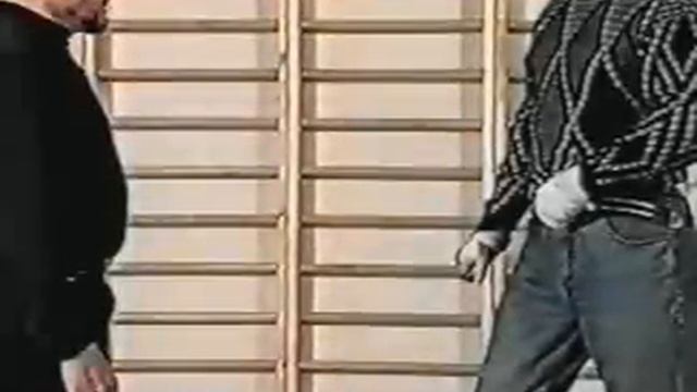 #Конвоирование рычагом пальцев и обратным дожимом кисти за головой | Прикладной рукопашный бой Ч5