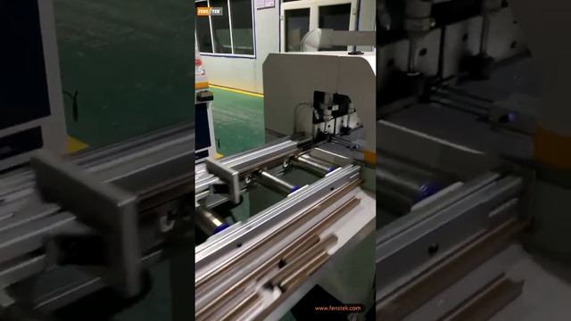 UPVC and aluminum window automatic CNC glazing bead cutting saw AGBS350 смотреть онлайн
