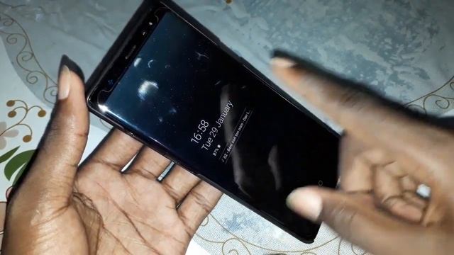 Test One UI V2 - Android 9.0 on Galaxy S8/S8+/Note8 : HadesRom v2 смотреть онлайн