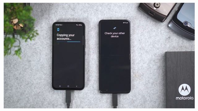 Transfer from an Android Device to motorola razr+ (Wired) смотреть онлайн