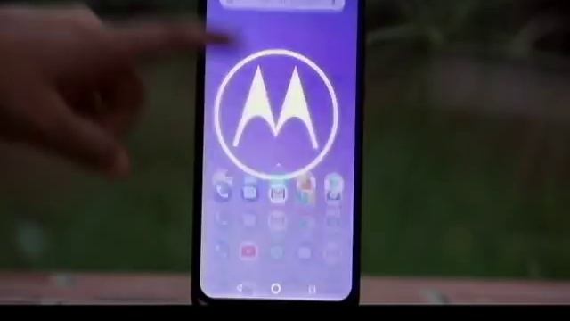 Moto's First Android One Phone смотреть онлайн
