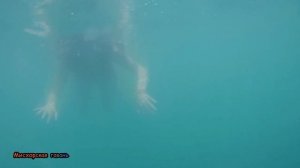 Русалка в Крыму, бухта Голубой залив, пляж Кацивели под РТ 22, вид гору Кошка, побережье. Крым