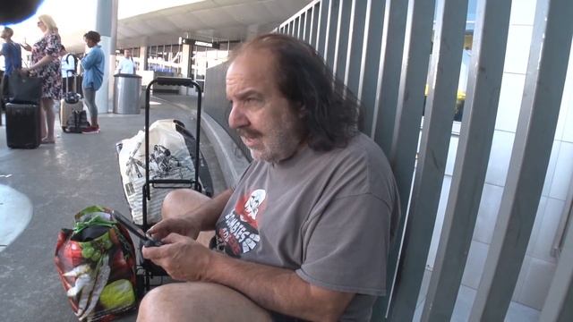 Ron Jeremy Says 'In America Anyone Can Sue For Anything' When Asked About Recent Allegations смотреть онлайн