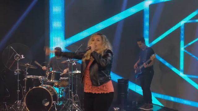 GABI SAMPAIO: BOM PERFUME - ARTE DA GRAÇA смотреть онлайн
