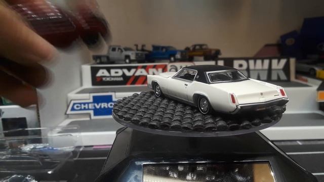 A bunch of new Greenlight Auto World and Johnny lightning diecast 1/64 cars смотреть онлайн