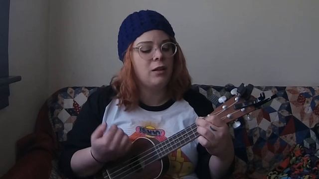 Lynsey Moon - "She Came In Through The Bathroom Window" (Beatles ukulele cover) смотреть онлайн