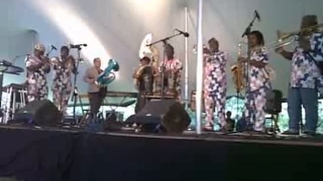 Gangbé Brass Band & Michel Godard, Music Meeting 2011.mp4 смотреть онлайн