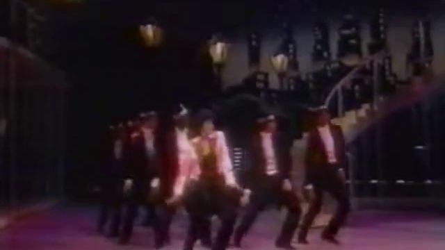 CHITA RIVERA Sings "Every Street's A Boulevard in Old New York" смотреть онлайн