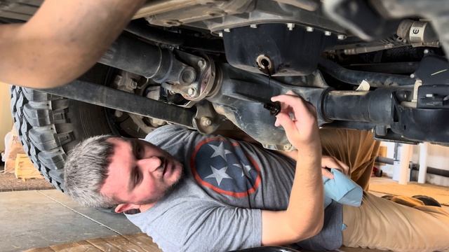 Oil Change - 2020 Jeep Gladiator 3.6L | Too Easy! смотреть онлайн