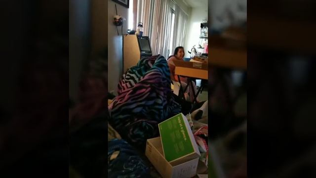 Unwrapping iPhone XR - My Boyfriend Pranked My Little Brother смотреть онлайн