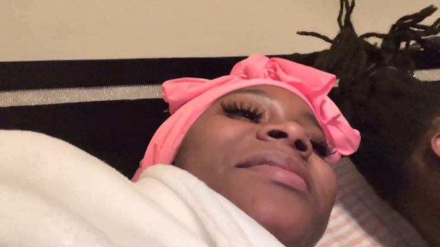 PAINTING MY BF TOES WHILE HE SLEEP PRANK 😂😭 смотреть онлайн