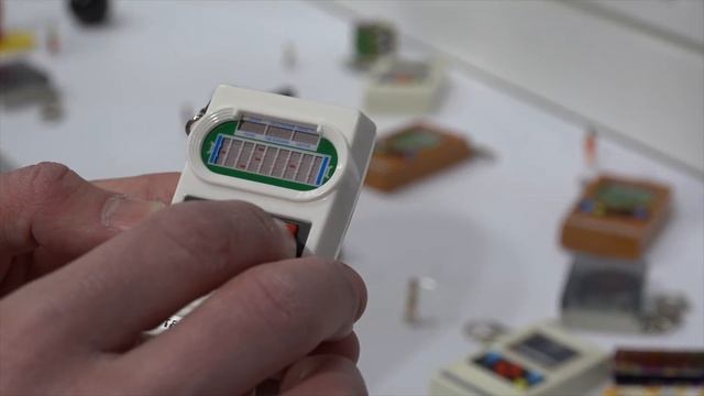 Tech at Toy Fair 2018 Dispatch : Backyard Brains Hacked my Arm! смотреть онлайн