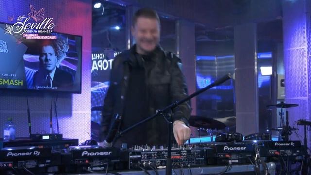 Seville (Artik & Asti) Feat. DJ Smash - CO2 // Авторадио, 02 февраля 2024