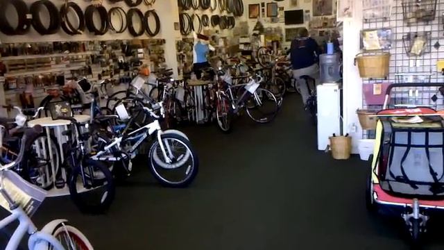 Unfolding and Folding the F1 folding Bike смотреть онлайн