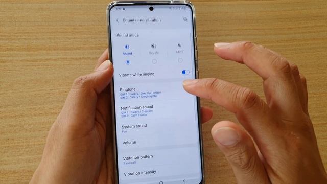 Galaxy S20/S20+: How to Enable / Disable Samsung Keyboard Sound смотреть онлайн