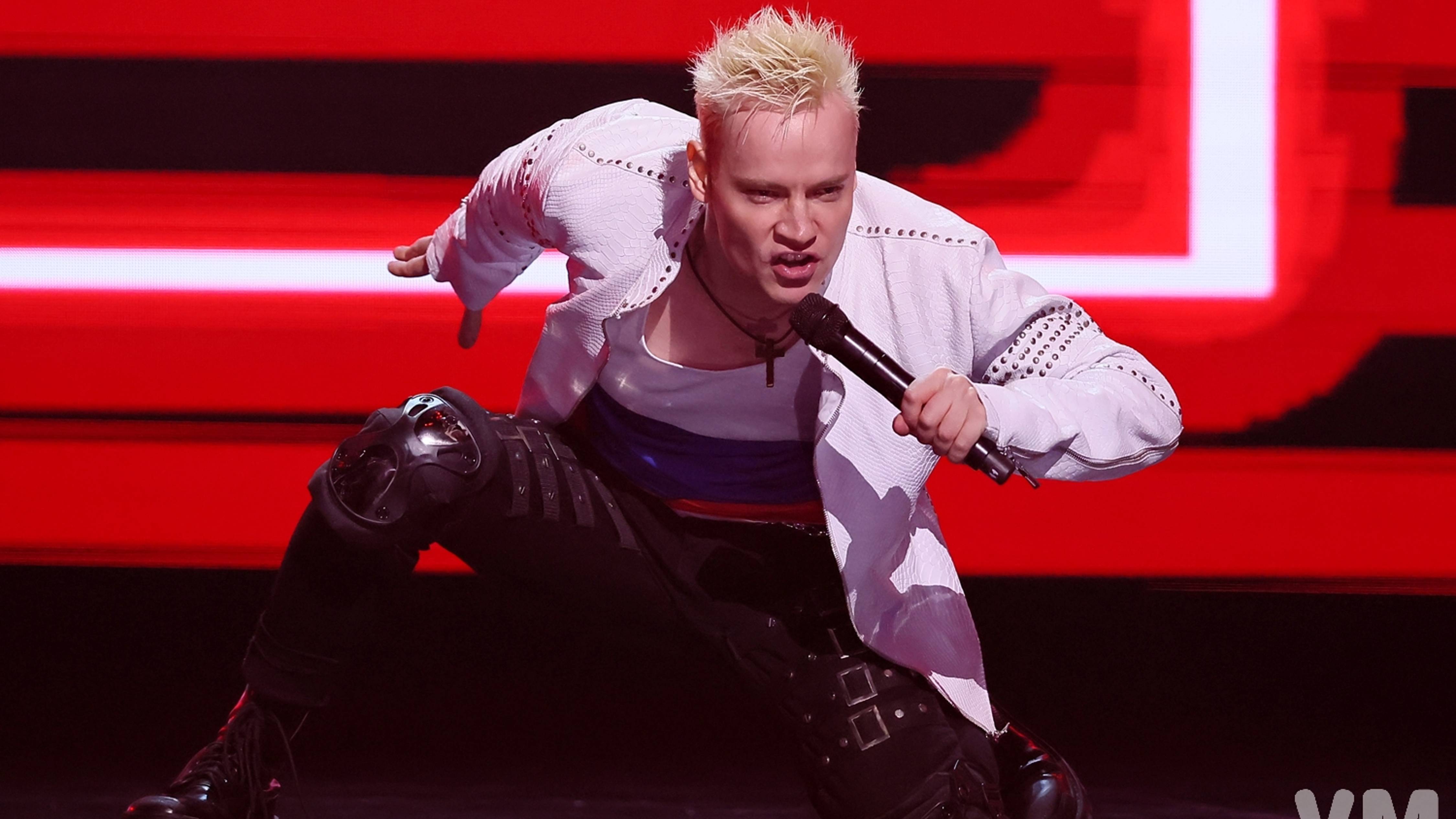 Его творчество никого не оставляет равнодушным!!! SHAMAN с песней "Вызов". В мире спорта смотреть онлайн