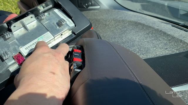 Larry Lee vLog 46 - DIY BMW i3 Apple Carplay/Screen/Subwoofer смотреть онлайн