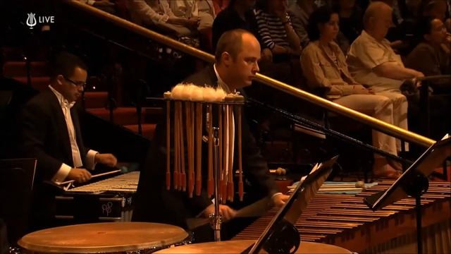 Simon Bolivar Symphony Orchestra And Gustavo Dudamel At Concertgebouw Rituales Amerindios Benzecry