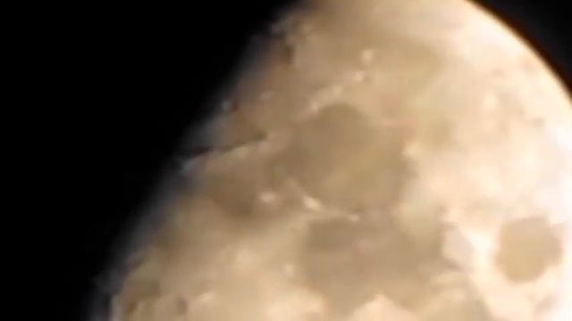 UFOS, FAKE PLANES. MOON UPDATE, JUNE !9 @ 11 PM, TORONTO_.WMV смотреть онлайн