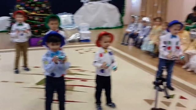 Утренник в детском садике 25.12.2017(4) смотреть онлайн