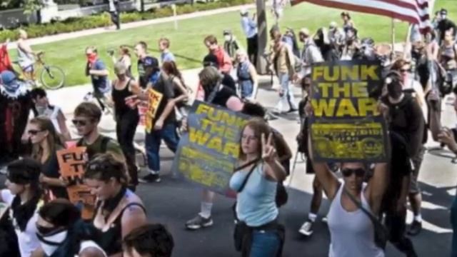 Tom Hayden, The Port Huron Statement and Participative Democracy. Documentary 2012. смотреть онлайн