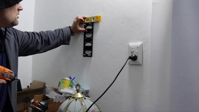 How To Wall Mount a TV (LED & LCD) - HOW TO HANG TV ON WALL MOUNT смотреть онлайн