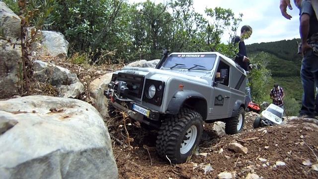Land Rover D90 no novo trilho dos Cucus смотреть онлайн