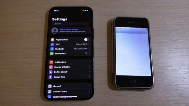 Apple iPhone 12 Pro vs iPhone 2g Incoming Calls смотреть онлайн