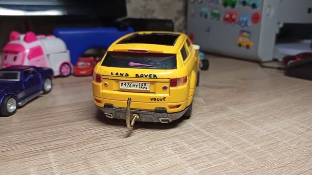 Машинка Range Rover Evoque'2011. Игрушка Б-У