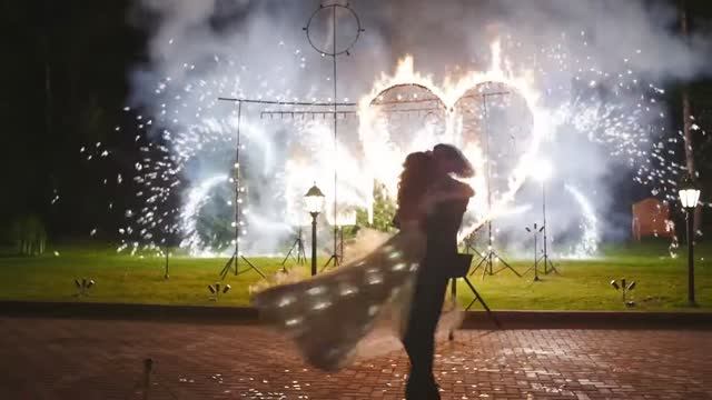 Впечатляющее свадебное шоу с пиротехникой в ресторане "Березовая роща", Тверь смотреть онлайн