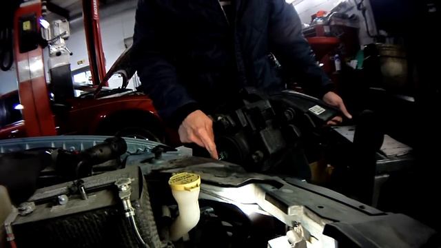 Chrysler Pacifica Headlamp Bulb Replacement