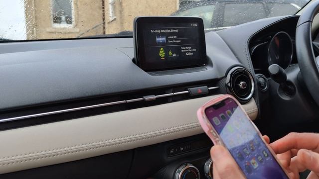 Adding wireless Apple CarPlay to the Mazda CX3 смотреть онлайн