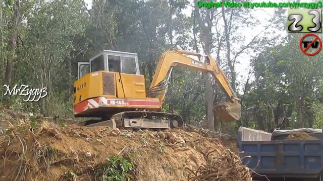 Excavator Kato HD 140SE Loading Isuzu Elf Dump Truck смотреть онлайн
