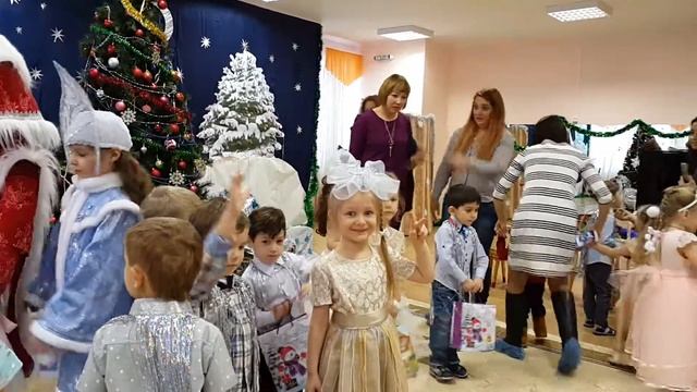 Утренник в детском садике 25.12.2017(14) смотреть онлайн