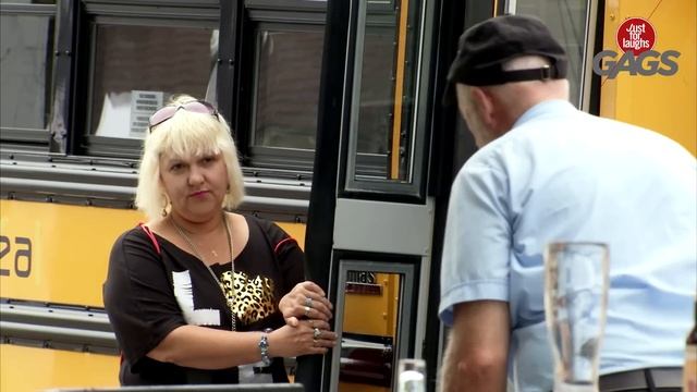 Drunk School Bus Driver смотреть онлайн