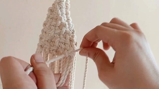 Macrame - Easiest Macrame Plant Hanger - Simple Step By Step Tutorial смотреть онлайн