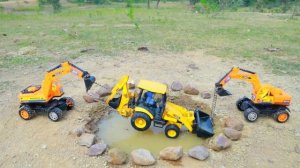 Грузовик с камнями свалился с дамбы