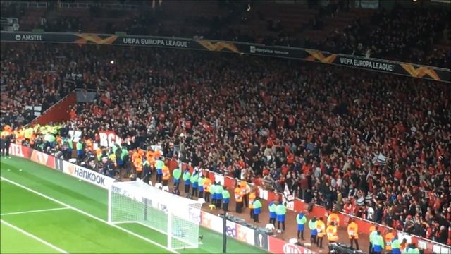 Rennes Fans 'Dancing In The Moonlight' смотреть онлайн