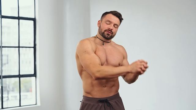 How to Crow Pose | Frog Stand Inversion Tutorial | Your First Handstand смотреть онлайн