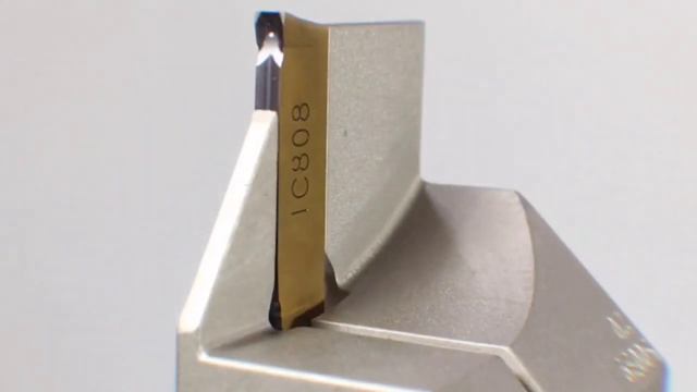 Отрезной резец Iscar DGTR 20B-2D35 с пластинами DGN 2002C IC808 смотреть онлайн